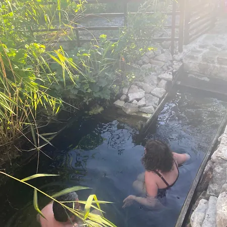 Apartamento Fűtetős Dombház