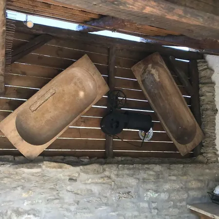 Futetos Dombhaz *